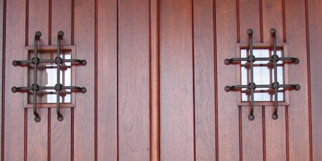 wooden door locksmith services Chandlers Ford